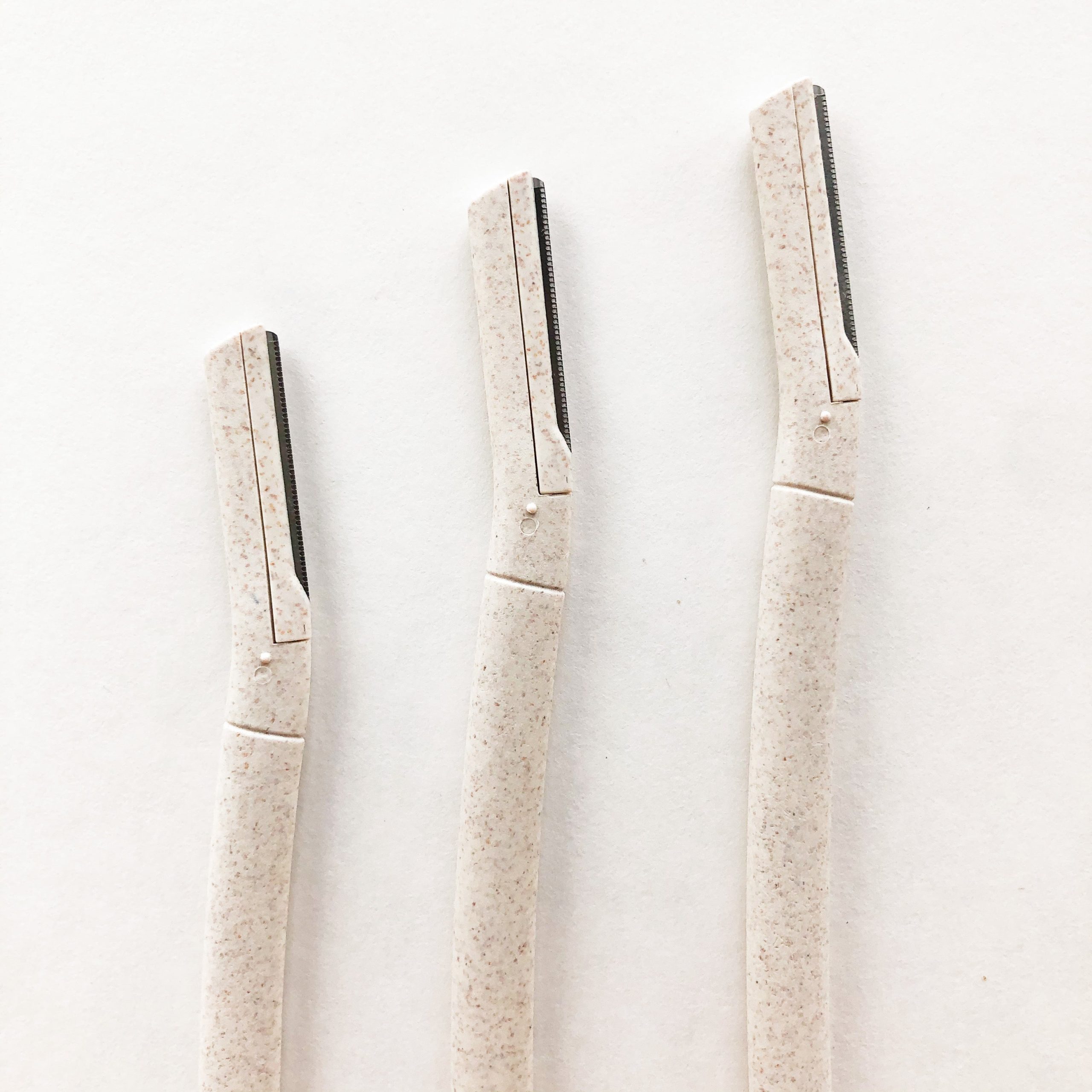 Smile Boutiques Wheat Straw Eyebrow Razor – Biodegradable Dermaplaning Tool (Set of 3)