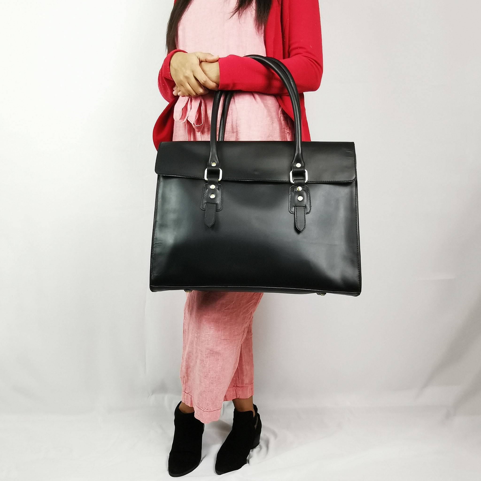 The Signature 17" Leather Laptop Bag, Black Flap - Image 4