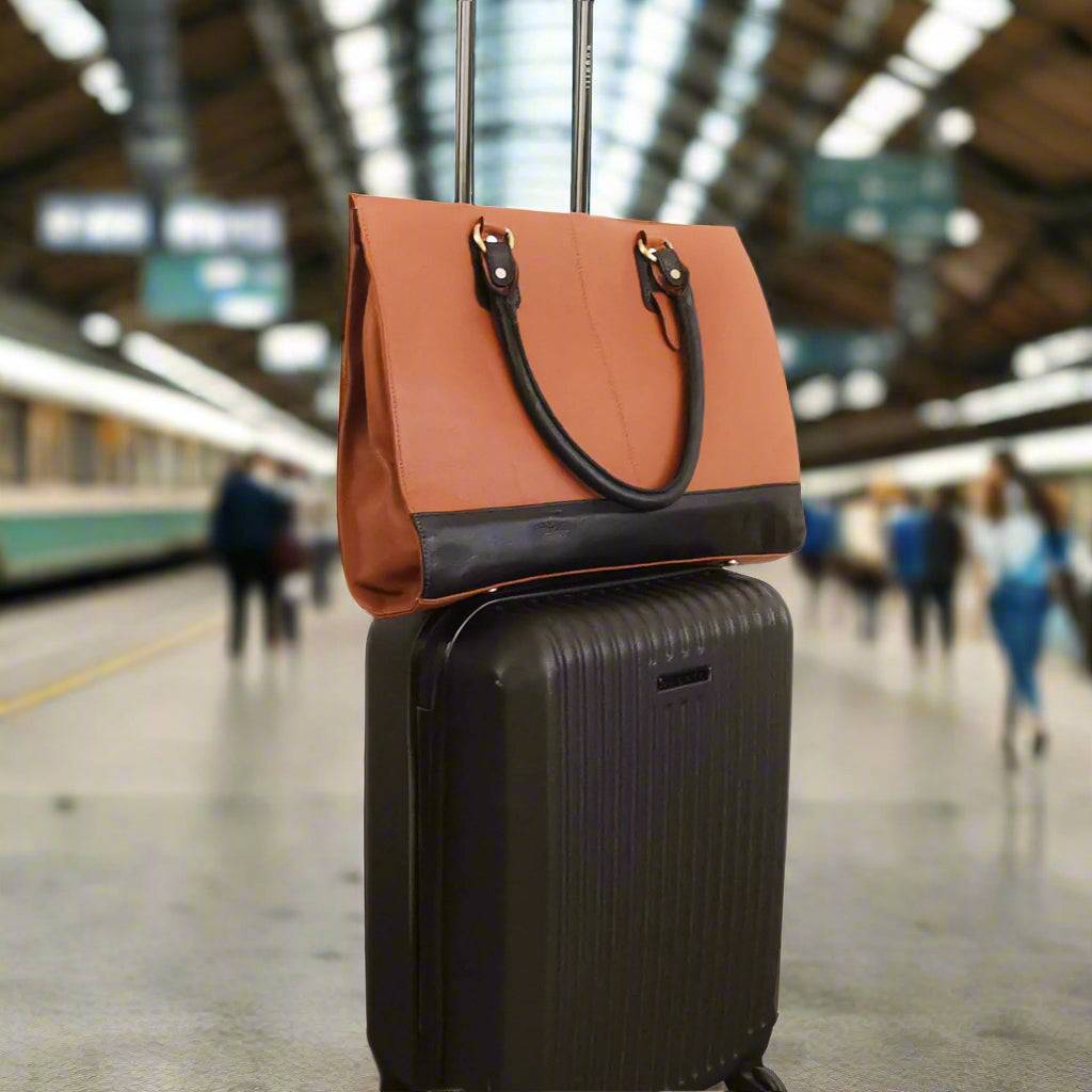 The Signature 17" Leather Laptop Bag, Brown - Image 5