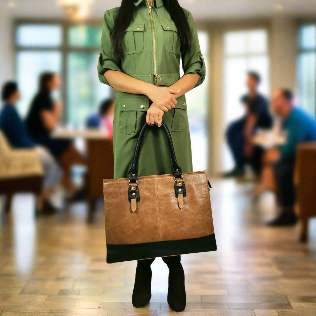 The Signature 17" Leather Laptop Bag, Copper - Image 4
