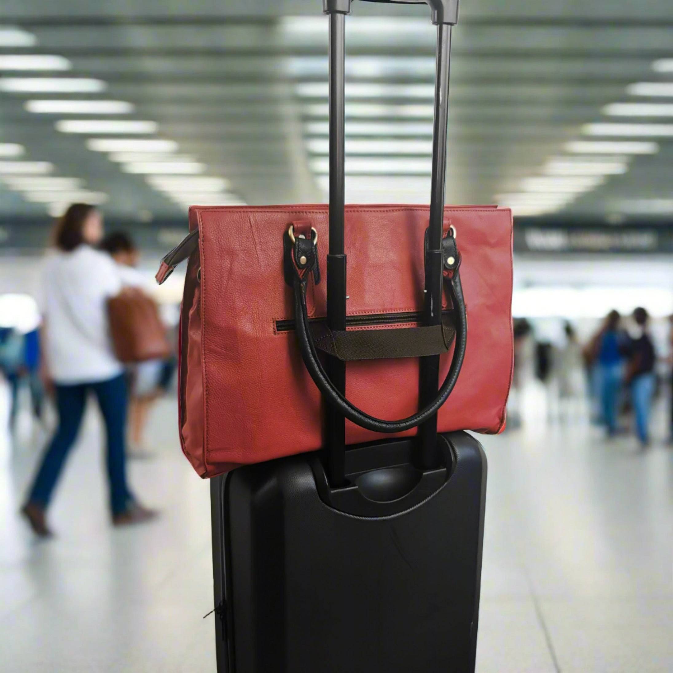 The Signature 17" Leather Laptop Bag, Jasper - Image 4