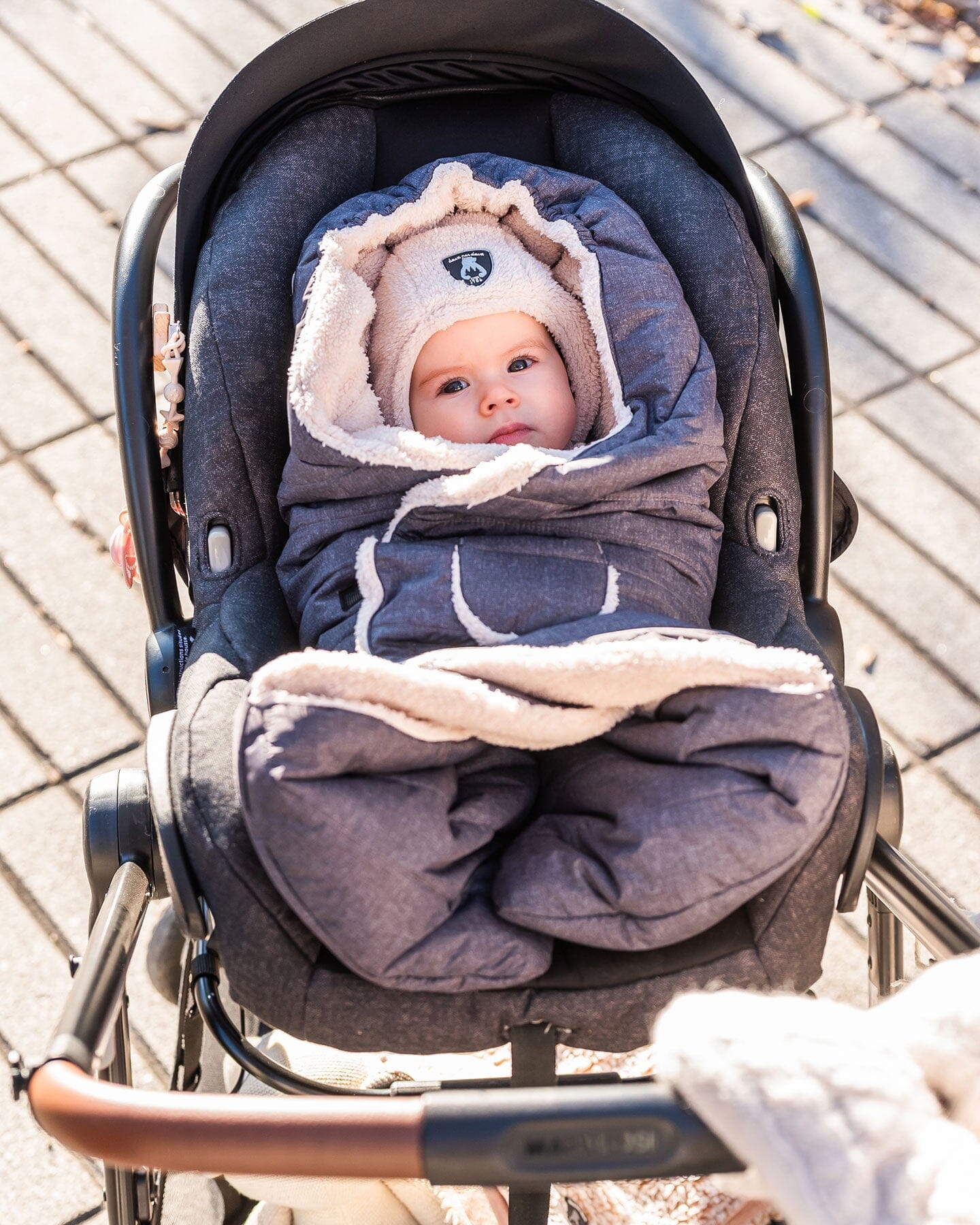 Snuggly Wrap Silver White For Car Seat And Stroller - Image 4