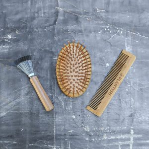 On-The-Go Bamboo Hair Brush Set - Image 3