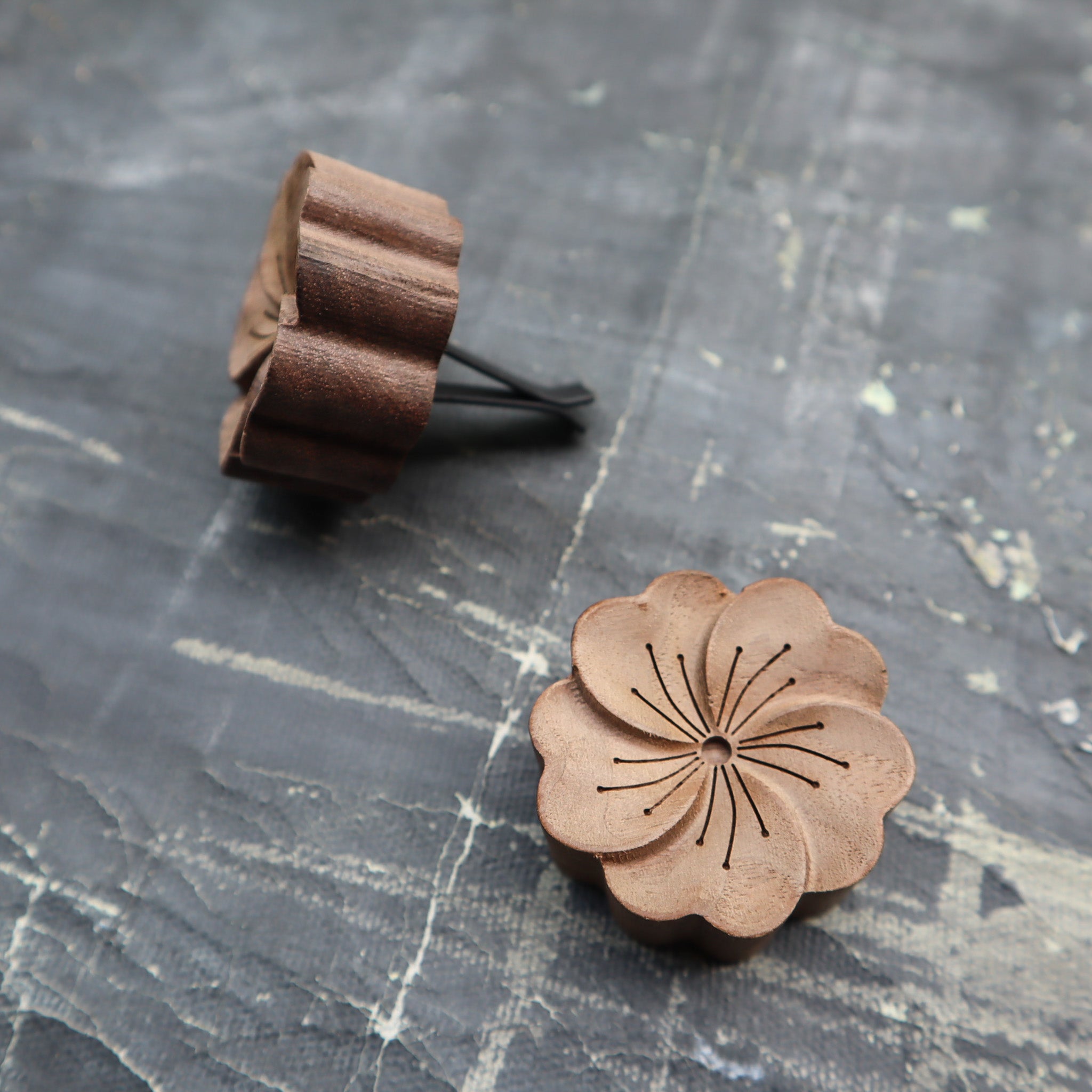 Peach Blossom - Wooden Essential Oil Diffuser for Car - Image 6