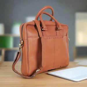 The Signature Messenger Bag Men Brown - Image 4