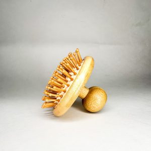 Alternative view of Eco-Friendly Bamboo Scalp Massager