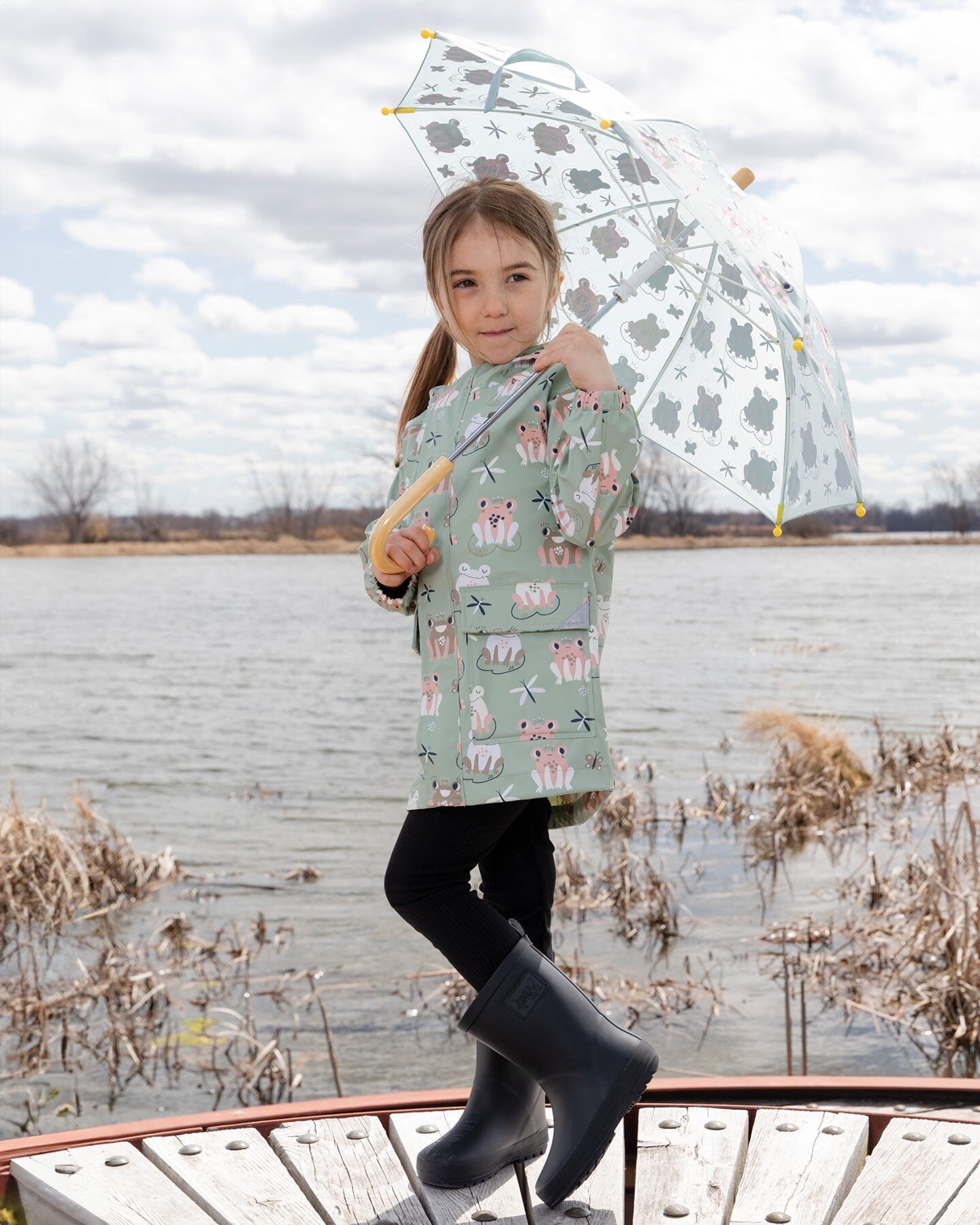 Green raincoat with color-changing frogs - Image 2