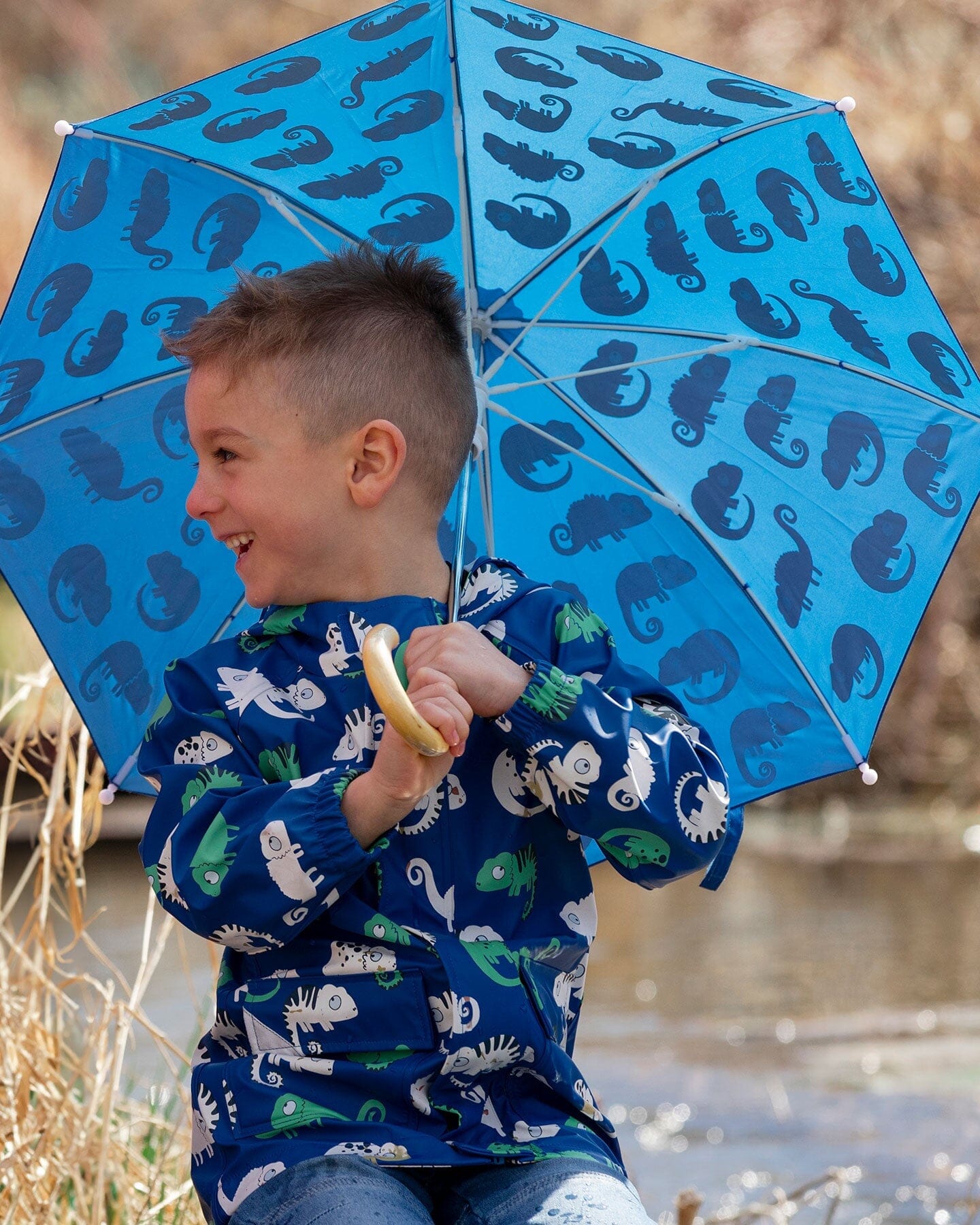 Color-Changing Umbrella Blue Chameleon Print - Image 2
