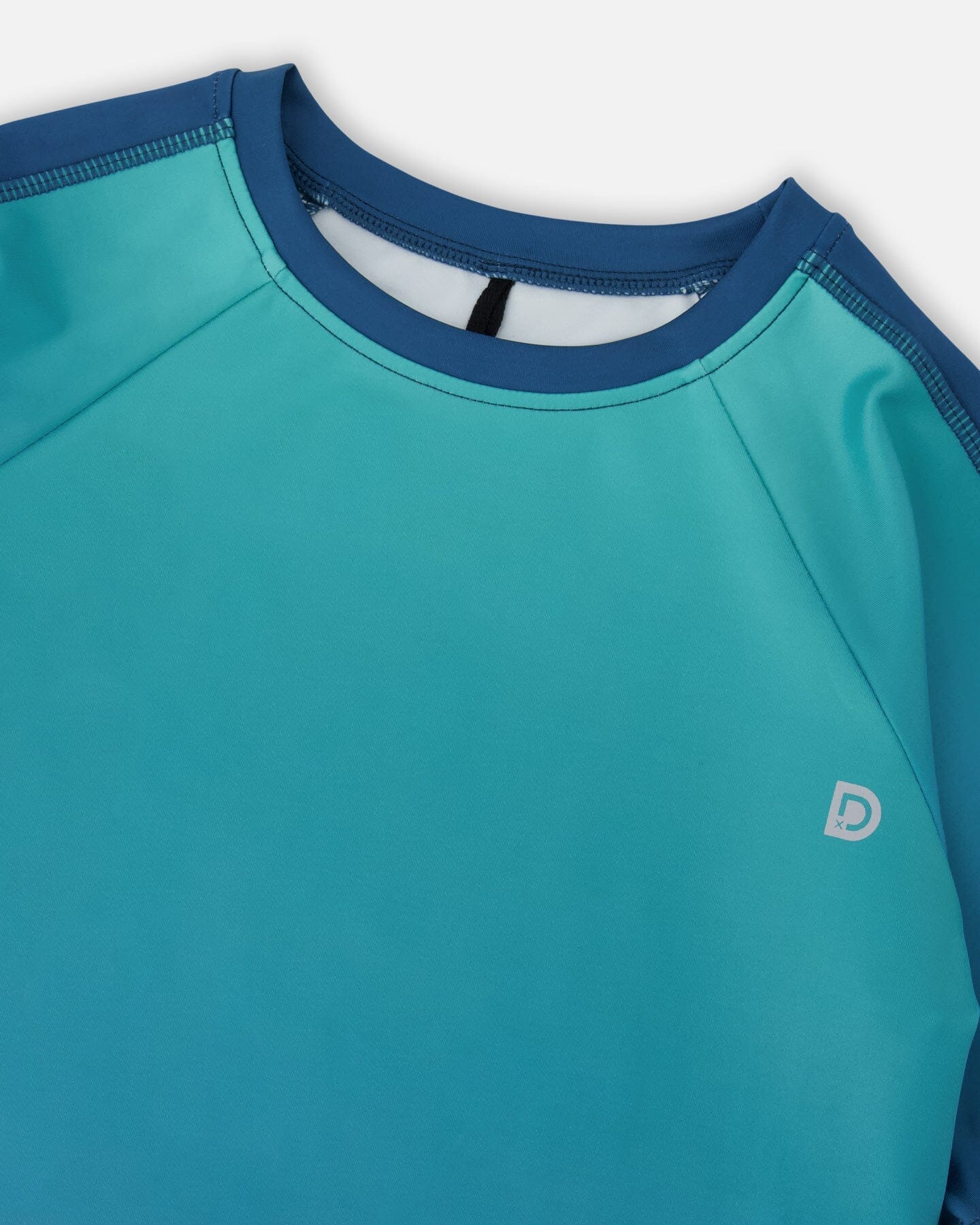 Short Sleeve Athletic Top In Recycled Polyester Teal Gradient - Image 4